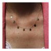 collar de oro con siete chapitas redondas
