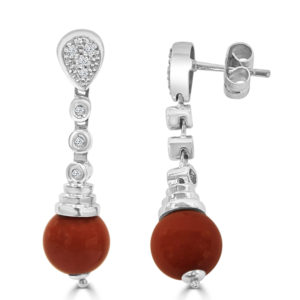 Pendiente lágrima punta de diamante 3 chatones y bola de coral
