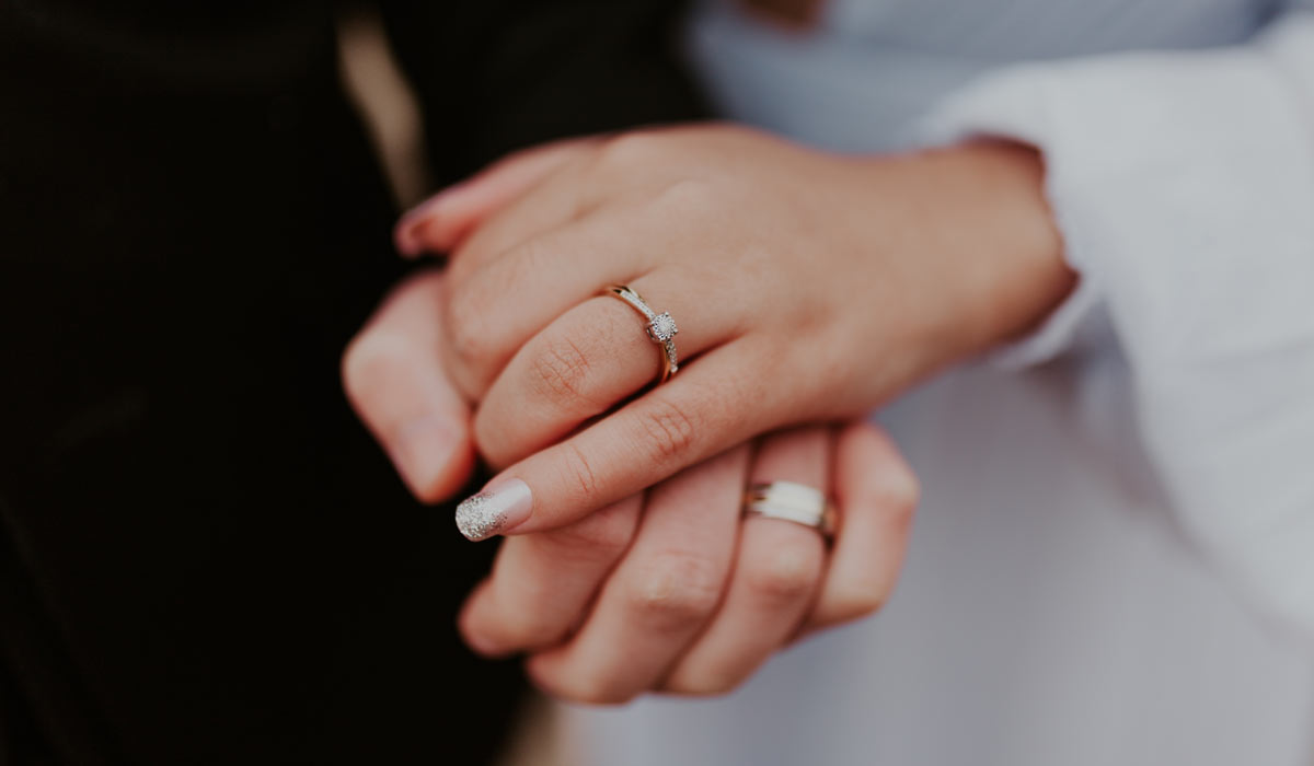 elegir anillo perfecto de compromiso parejas